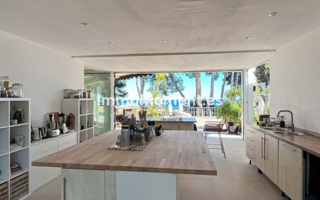 Resale - Villa - Torremolinos