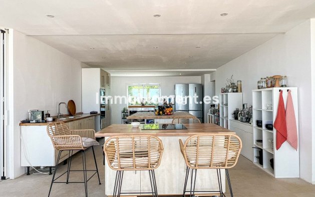 Resale - Villa - Torremolinos