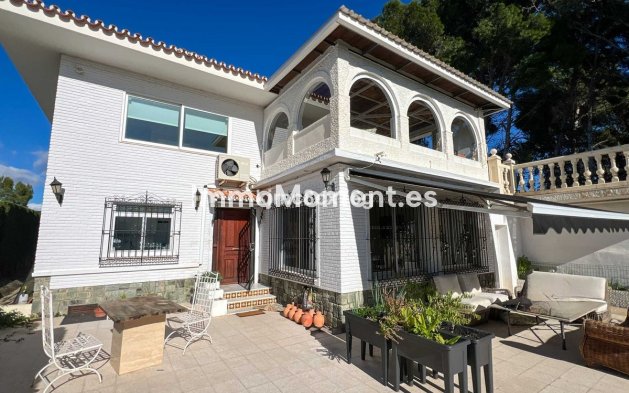 Resale - Villa - Torremolinos