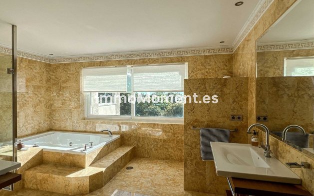 Resale - Villa - Torremolinos