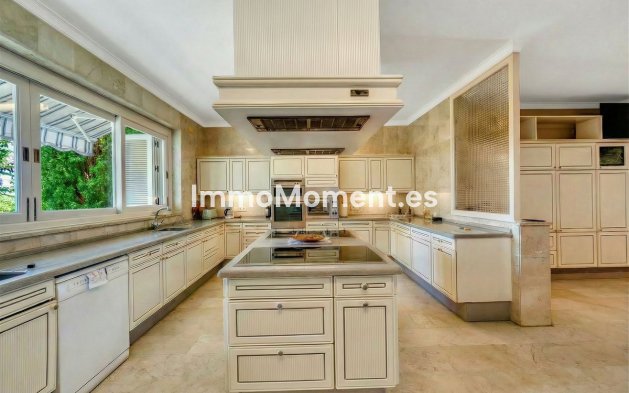 Resale - Detached villa - Marbella - Río Real
