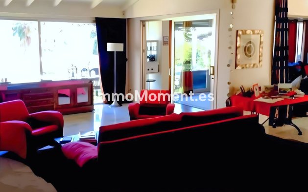 Resale - Villa - Marbella - Nueva Andalucía