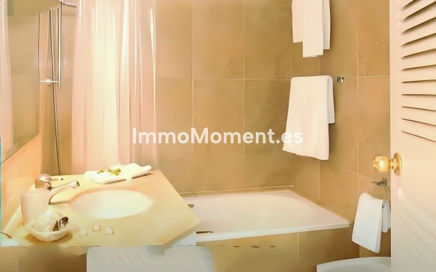 Resale - Villa - Marbella - Nueva Andalucía