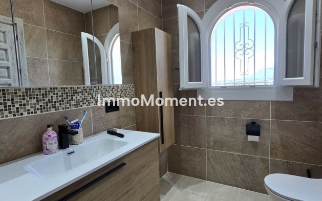 Resale - Apartment - El Paraiso - New Golden Mile