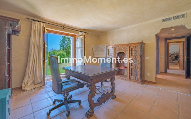 Revente - Villa - Estepona  - Estepona Centro