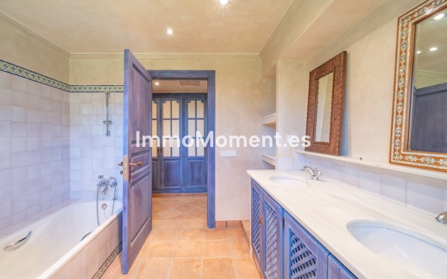 Revente - Villa - Estepona  - Estepona Centro