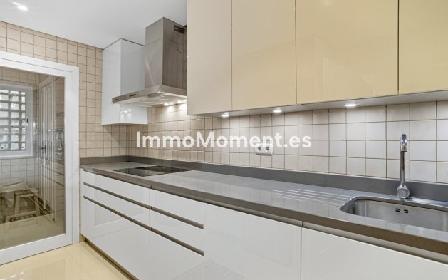 Wiederverkauf - Wohnung - Marbella - Nueva Andalucía