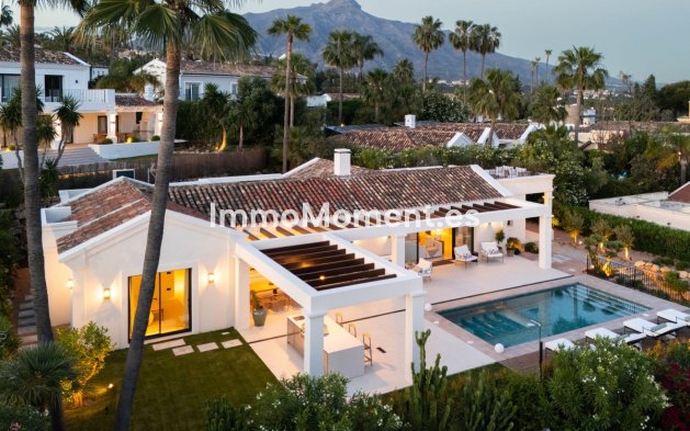 Revente - Villa - Marbella - Nueva Andalucía