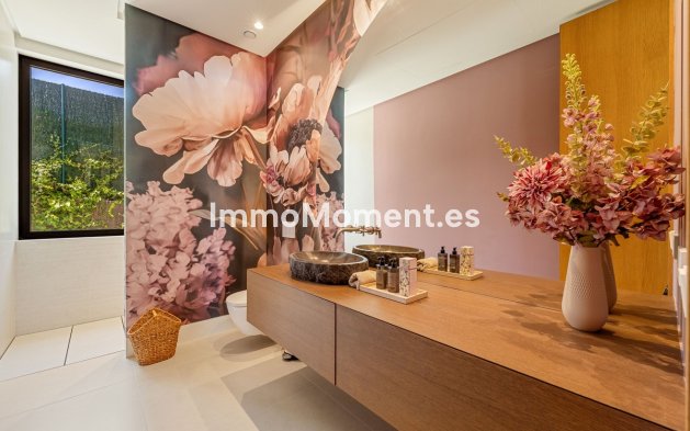 Resale - Villa - Marbella - Guadalmina Alta