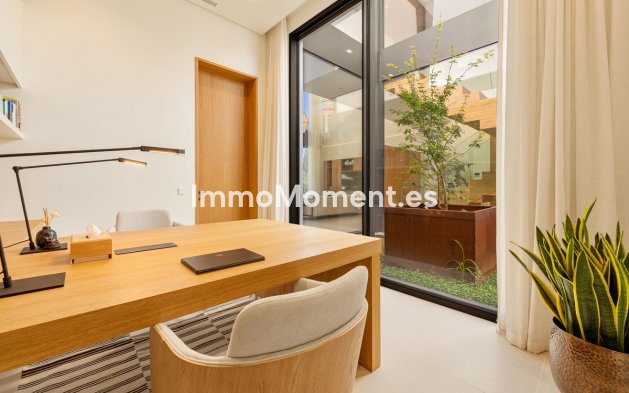 Resale - Villa - Marbella - Guadalmina Alta