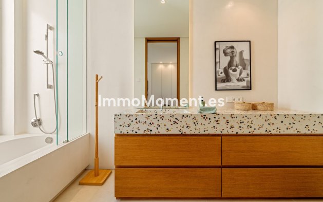 Resale - Villa - Marbella - Guadalmina Alta