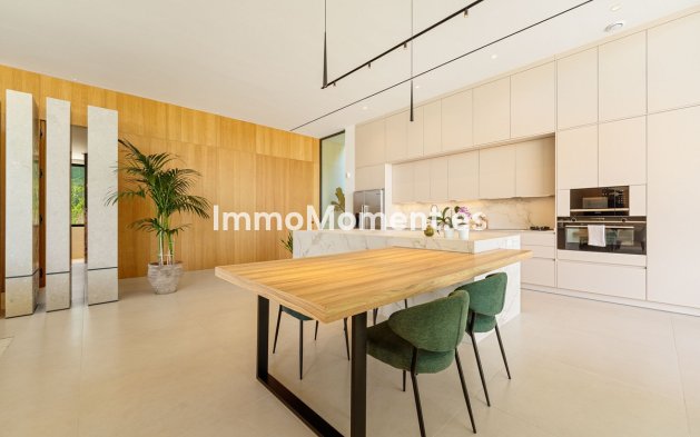 Resale - Villa - Marbella - Guadalmina Alta