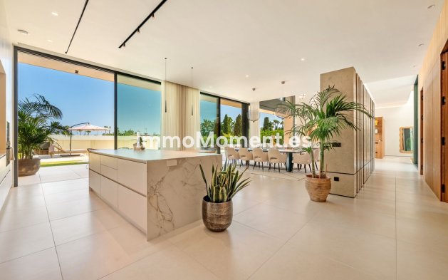 Resale - Villa - Marbella - Guadalmina Alta