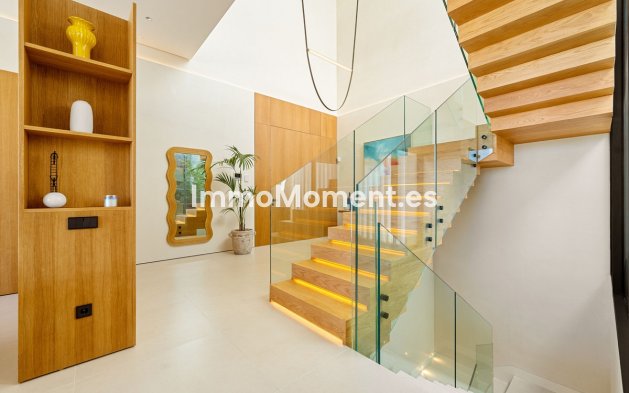 Resale - Villa - Marbella - Guadalmina Alta