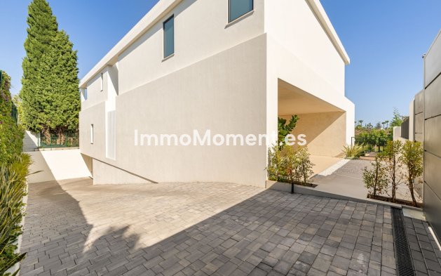 Resale - Villa - Marbella - Guadalmina Alta