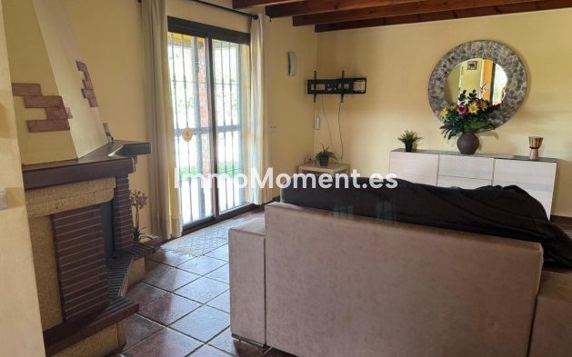 Resale - Villa - Estepona - Estepona Centro