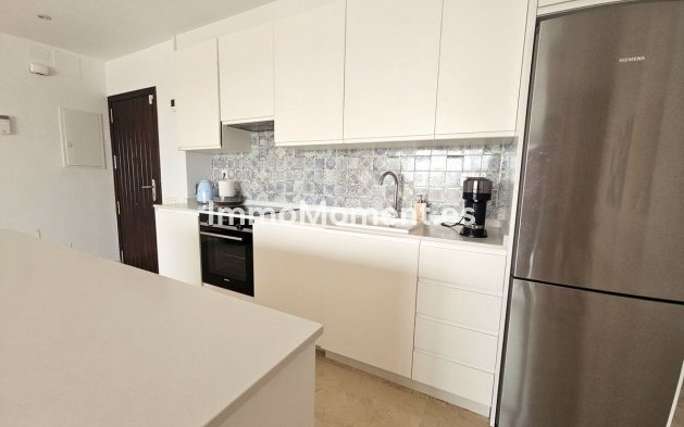 Resale - Apartment - El Paraiso - New Golden Mile