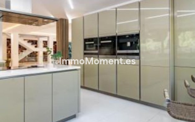 Wiederverkauf - Villa - Marbella - Marbella Centro