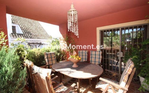 Resale - Villa - Marbella - Las Chapas