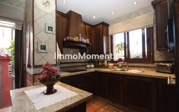 Resale - Villa - Marbella - Las Chapas