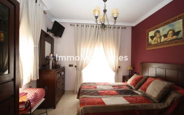 Resale - Villa - Marbella - Las Chapas