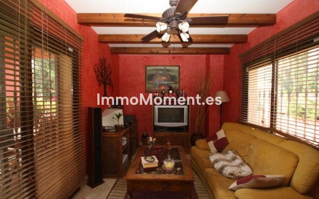 Resale - Villa - Marbella - Las Chapas