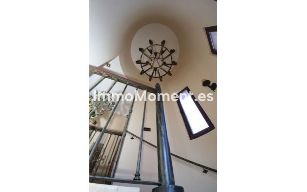 Resale - Villa - Marbella - Las Chapas