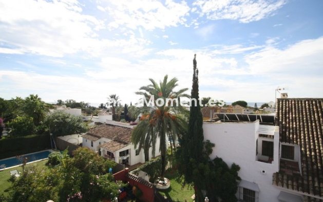 Resale - Villa - Marbella - Las Chapas