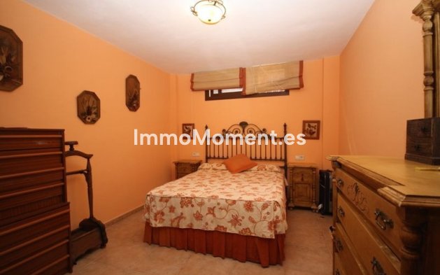 Resale - Villa - Marbella - Las Chapas