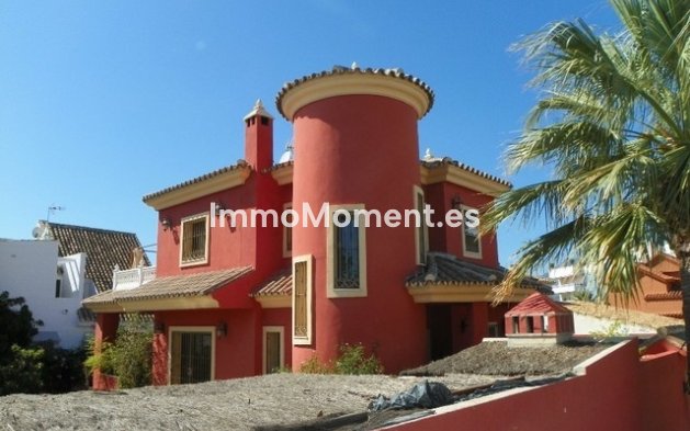 Resale - Villa - Marbella - Las Chapas