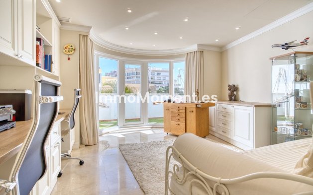 Resale - Townhouse - Marbella - Marbella Centro