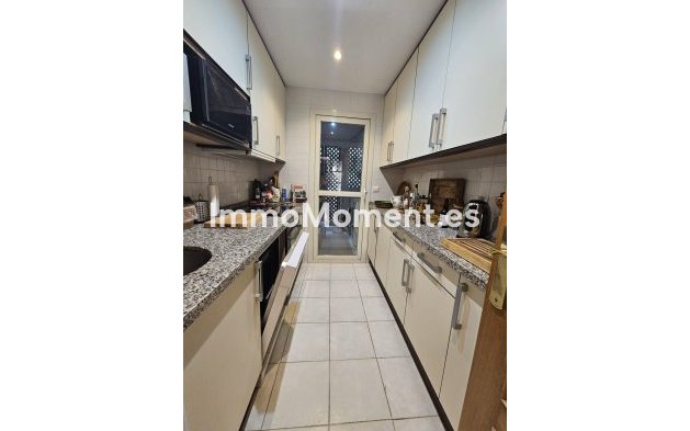 Resale - Apartment - Marbella - Las Chapas