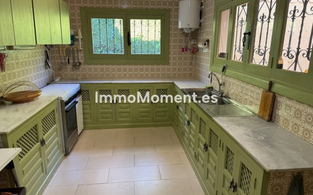 Bestaande woning - Villa - Estepona  - Estepona Centro