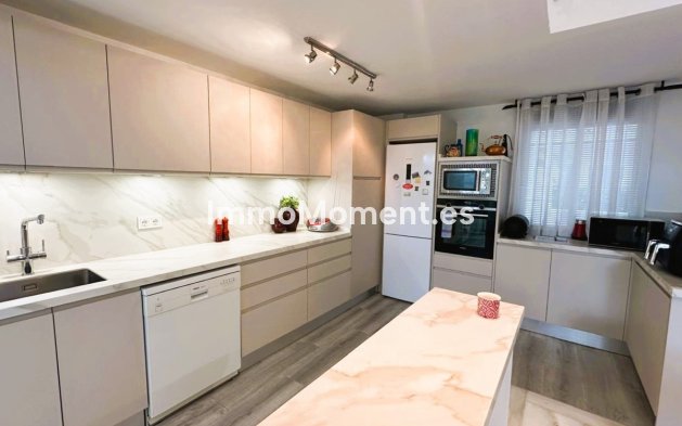 Wiederverkauf - Wohnung - Marbella - Nueva Andalucía