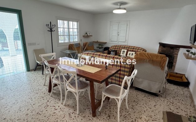 Bestaande woning - Villa - Estepona  - Estepona Centro