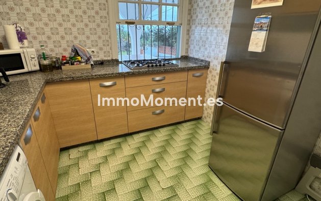 Bestaande woning - Villa - Estepona  - Estepona Centro