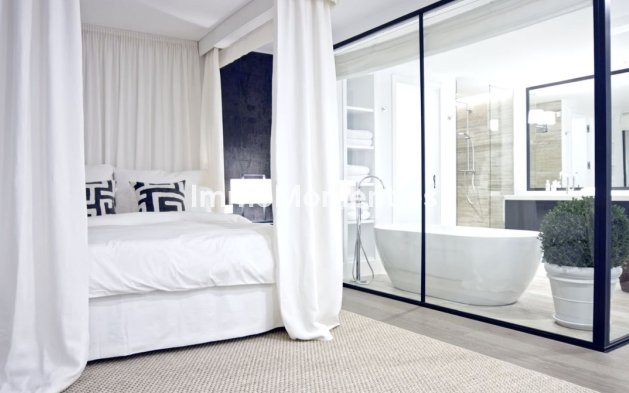 Wiederverkauf - Villa - Marbella - Aloha