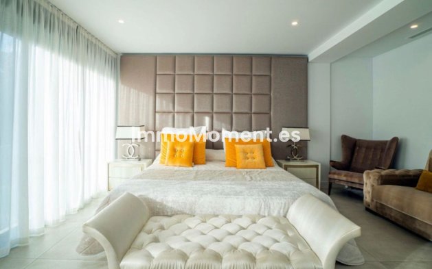 Wiederverkauf - Villa - Marbella - Nueva Andalucía