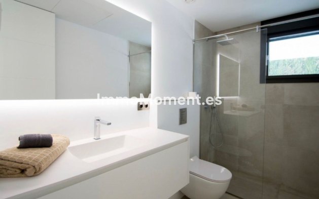 Wiederverkauf - Villa - Marbella - Nueva Andalucía