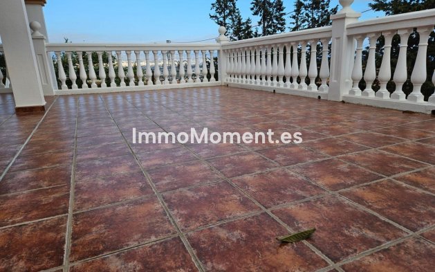 Wiederverkauf - Villa -   Inländisch - Churriana