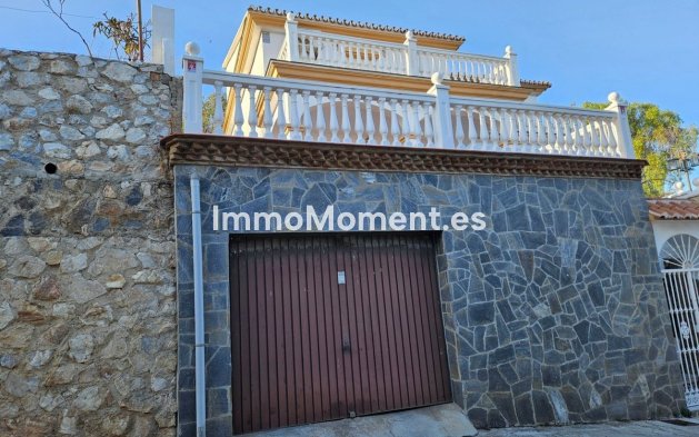 Wiederverkauf - Villa -   Inländisch - Churriana