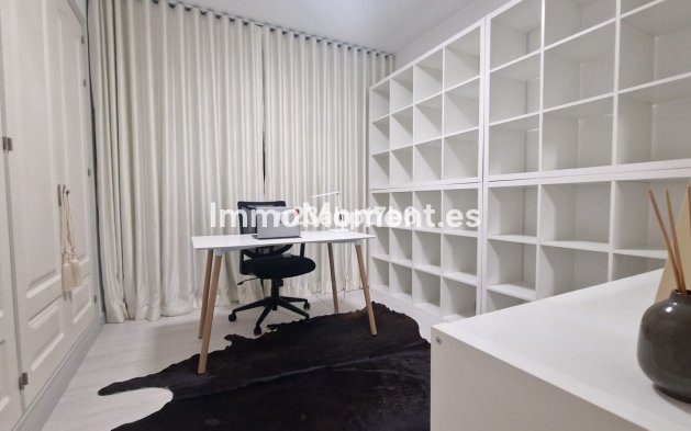 Wiederverkauf - Wohnung - Estepona  - Atalaya