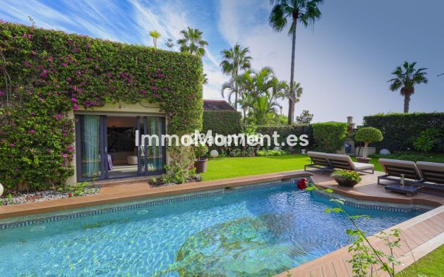 Resale - Villa - Marbella - Puerto Banús