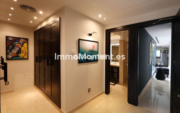 Resale - Villa - Marbella - Puerto Banús