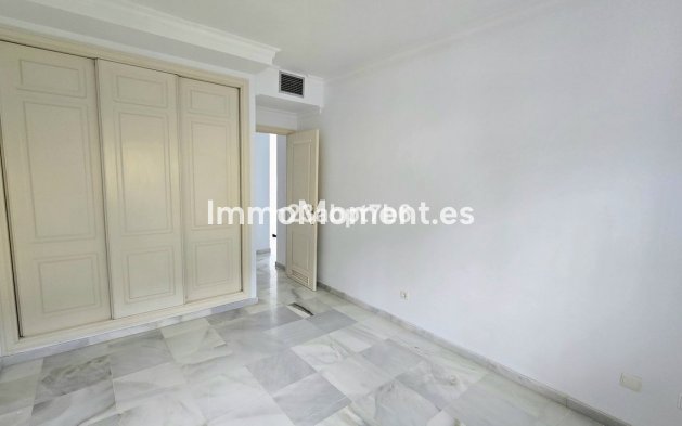 Revente - Appartement - Marbella - Nueva Andalucía