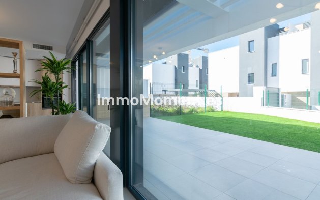 Wiederverkauf - Villa - Estepona  - Atalaya