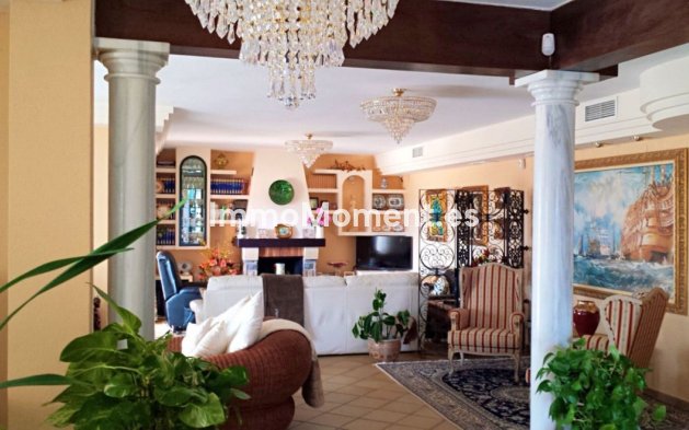 Reventa - Villa - Estepona  - Estepona Centro