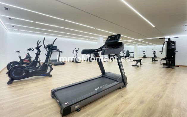 Revente - Appartement - Estepona  - Estepona Centro