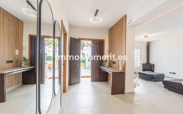 Resale - Villa - Manilva - La Duquesa