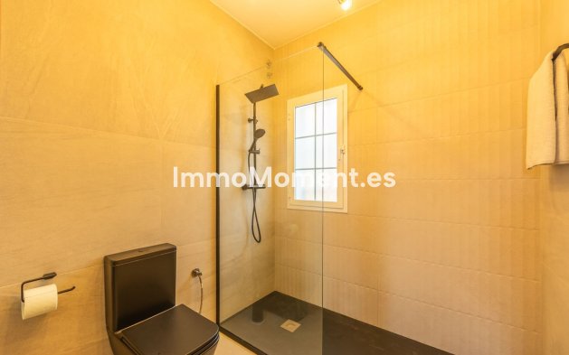 Resale - Villa - Manilva - La Duquesa